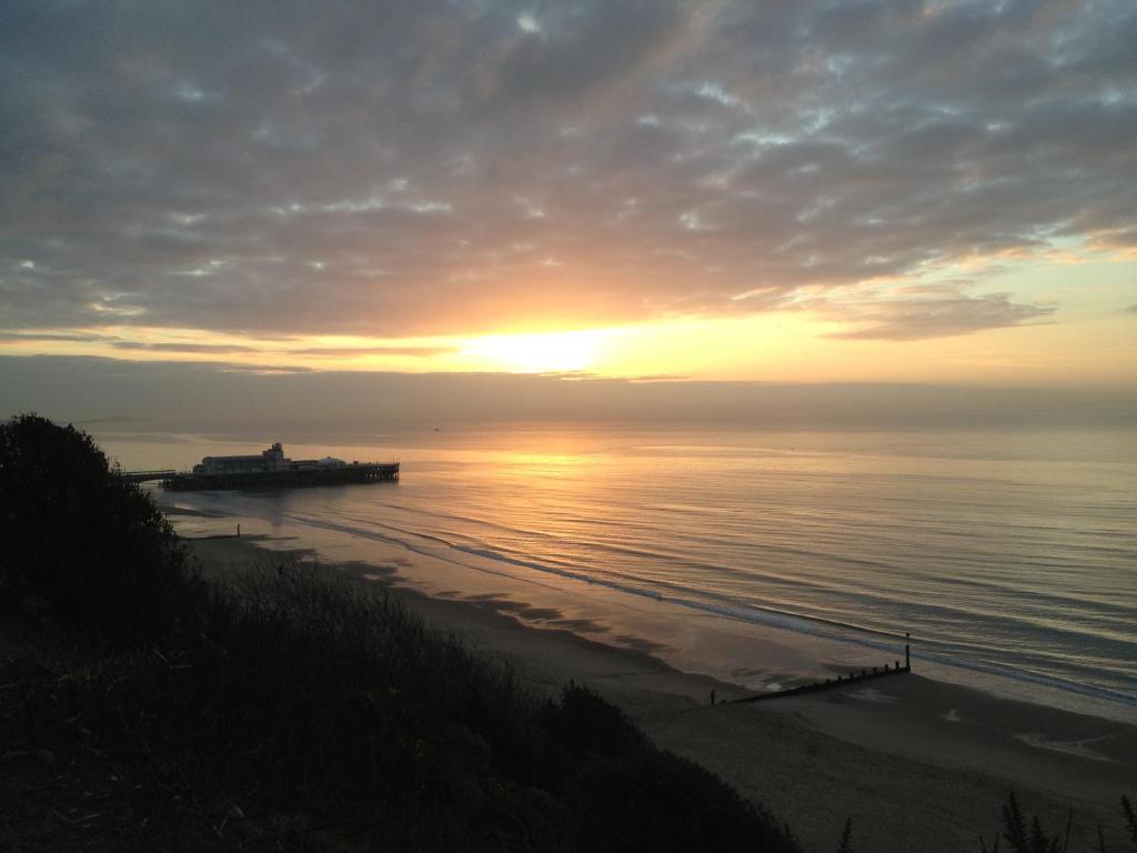 Hotel Travelrest Centre Seafront Bournemouth Esterno foto